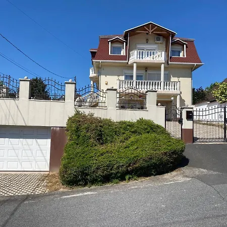 Arany Apartmanhaz Zalagyoengye *