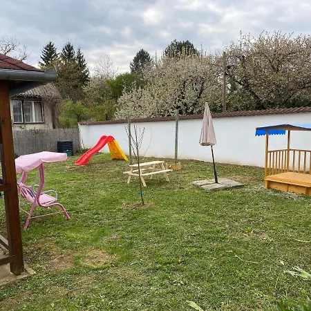 Arany Apartmanhaz Zalagyoengye * זלקרוס