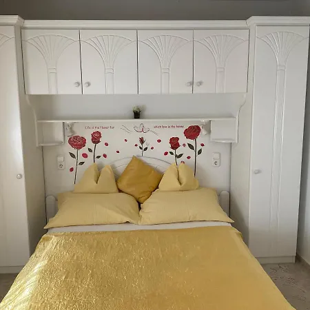 Arany Apartmanhaz Zalagyoengye Апартаменты