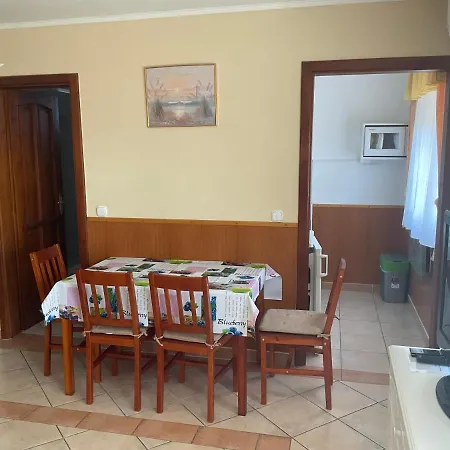 Arany Apartmanhaz Zalagyoengye Апартаменты