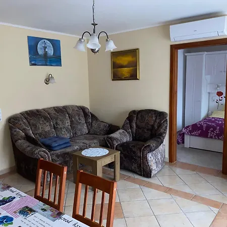 Arany Apartmanhaz Zalagyoengye Apartment