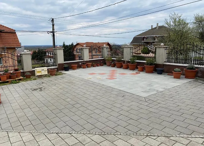 Arany Apartmanhaz Zalagyoengye Апартаменты