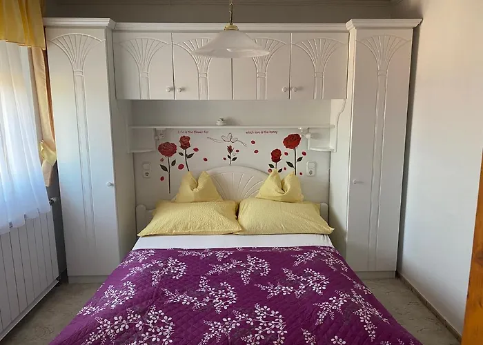 Arany Apartmanhaz Zalagyoengye Апартаменты
